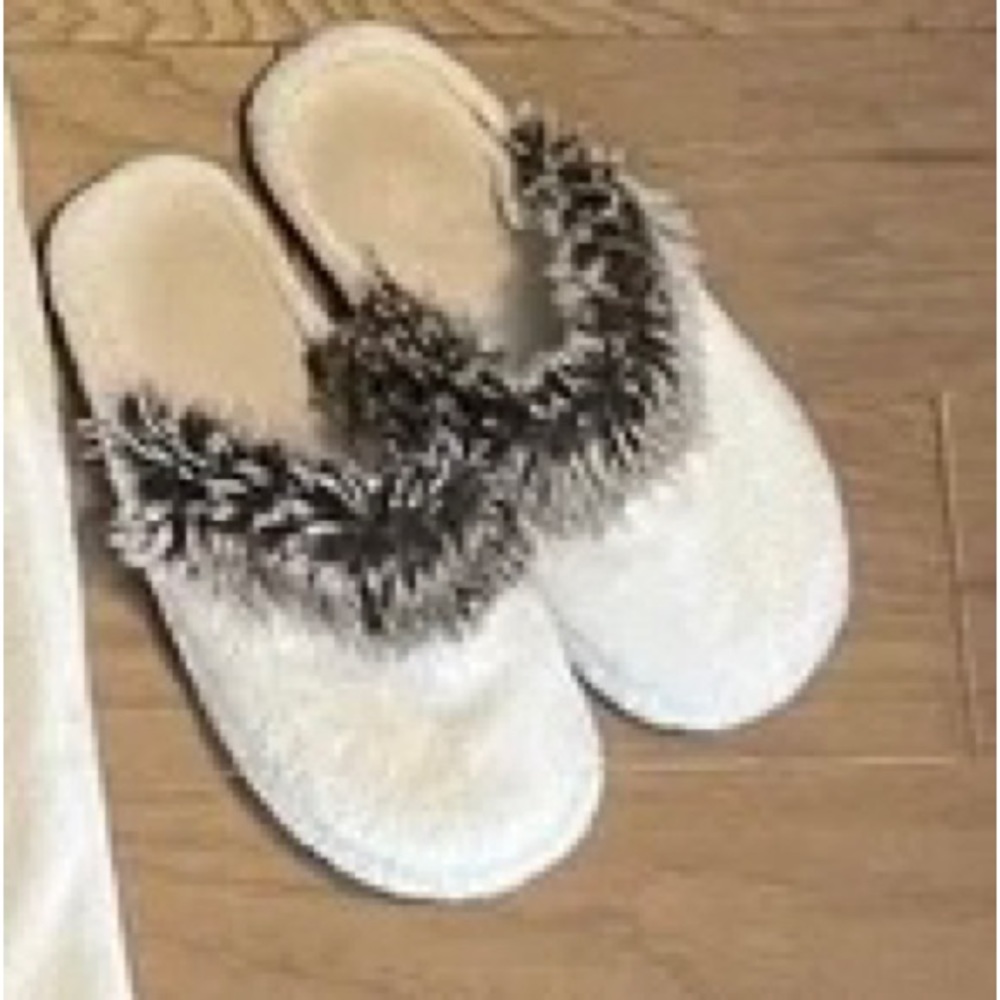 Pottery Barn Women’s Slippers